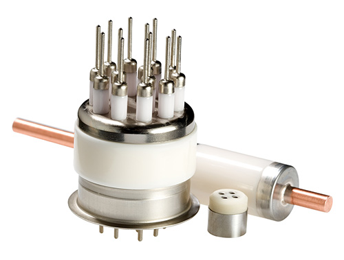 Kyocera_Feedthroughs_0411_web1.jpg